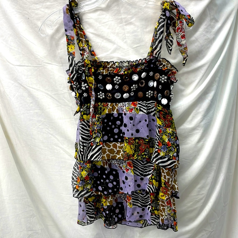 Freeway sleeveless beaded/buttons ruffled top ladies sz S